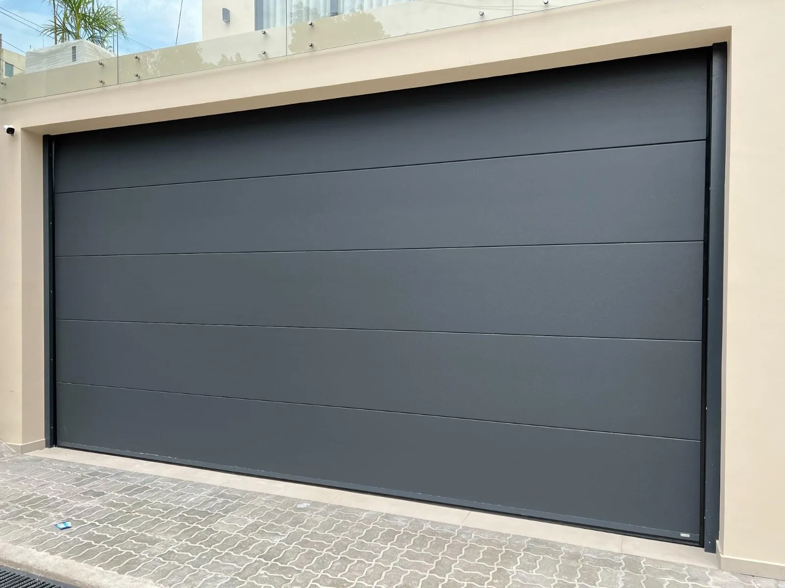 Sectional gate — Candando